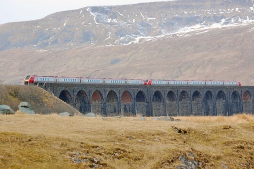 virgin-train-viaduct